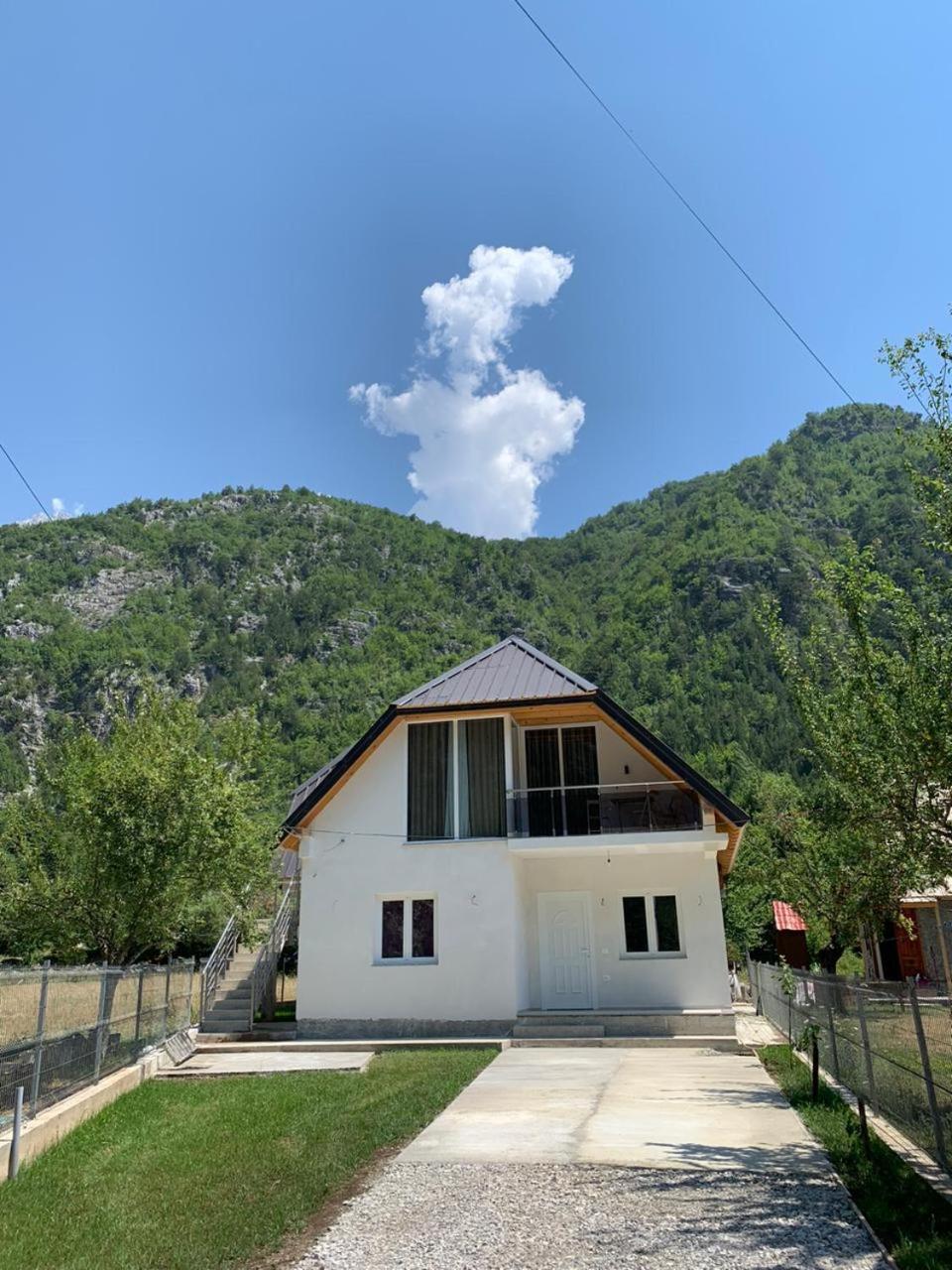 Serenity Guesthouse Тет Екстериор снимка